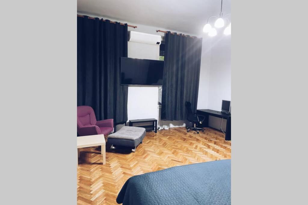 ☆Modern High Ceiling Apartment - Heart Of The City Oradea Bagian luar foto